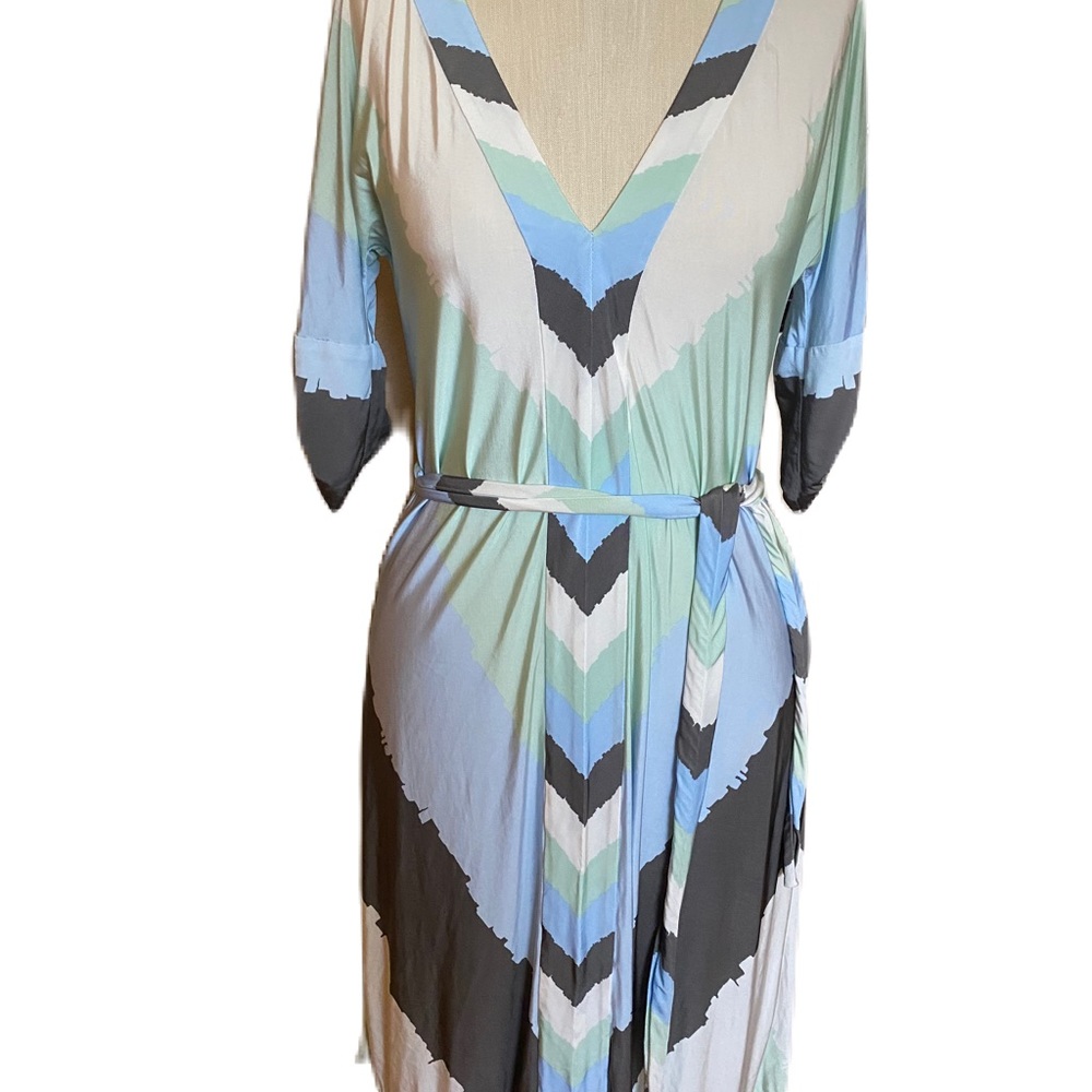 BCBG Maxazria plunge neck dress  size small